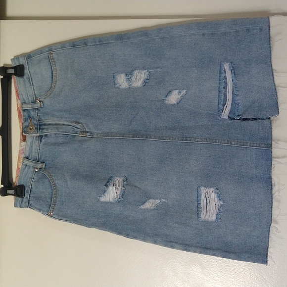 Pol distressed denim cropped skirt size small - Picture 3 of 15